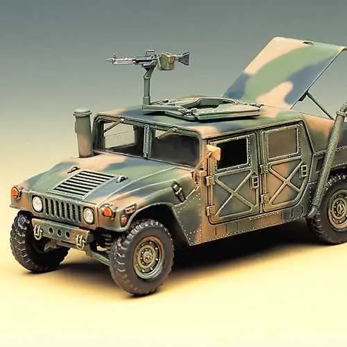 Cenově Výhodný Academy - 13241 - M- 1025 ARMORED CARRIER 1 35
