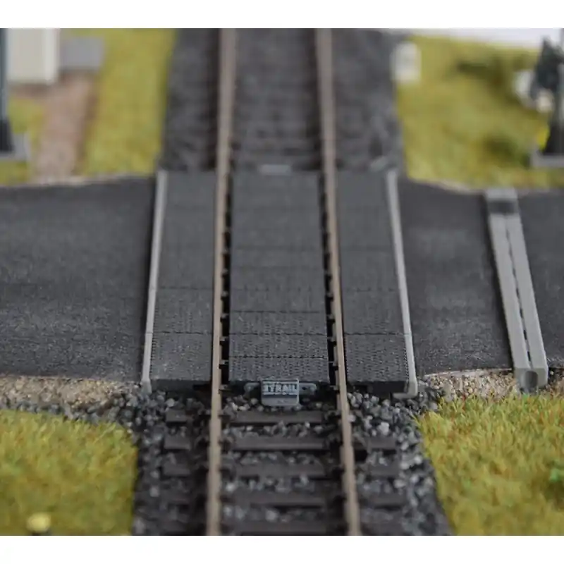Sleva Pryžový železniční přejezd Strail pro kolejivo Tillig o výšce 2,1 mm, H0, AV Model DO-010-3.1