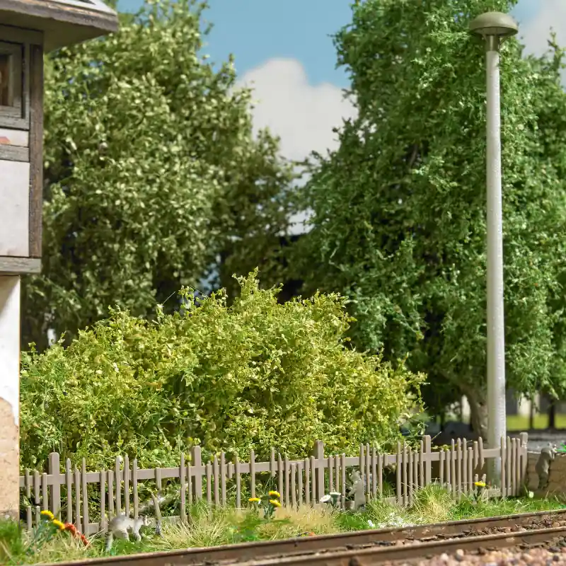 Poslední Šance Starý laťkový plot, délka 130 cm, H0, Busch 1011