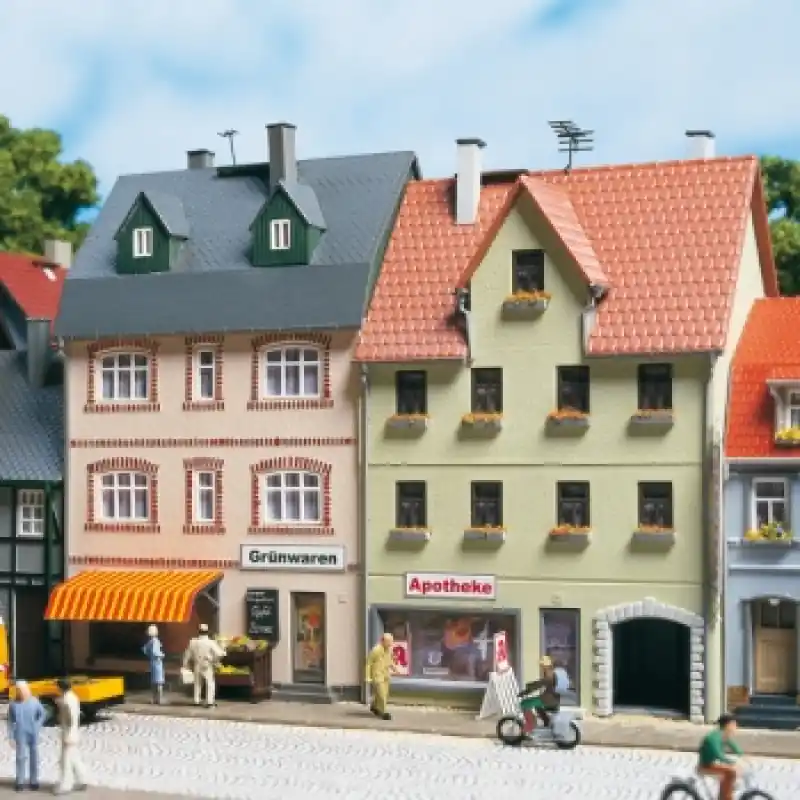 Dva obytné domy, Nádražní ullice č. 5 a 7, H0/TT, Auhagen 12345 Originální