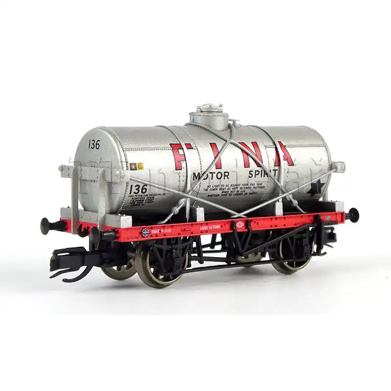 Autentický Kotlový vůz 12T ,,Fina”, 136, III. epocha, TT, Hornby TT6047