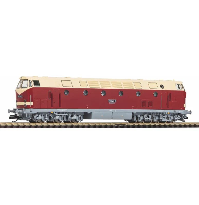 Dieselová lokomotiva BR 119 DR Autentický