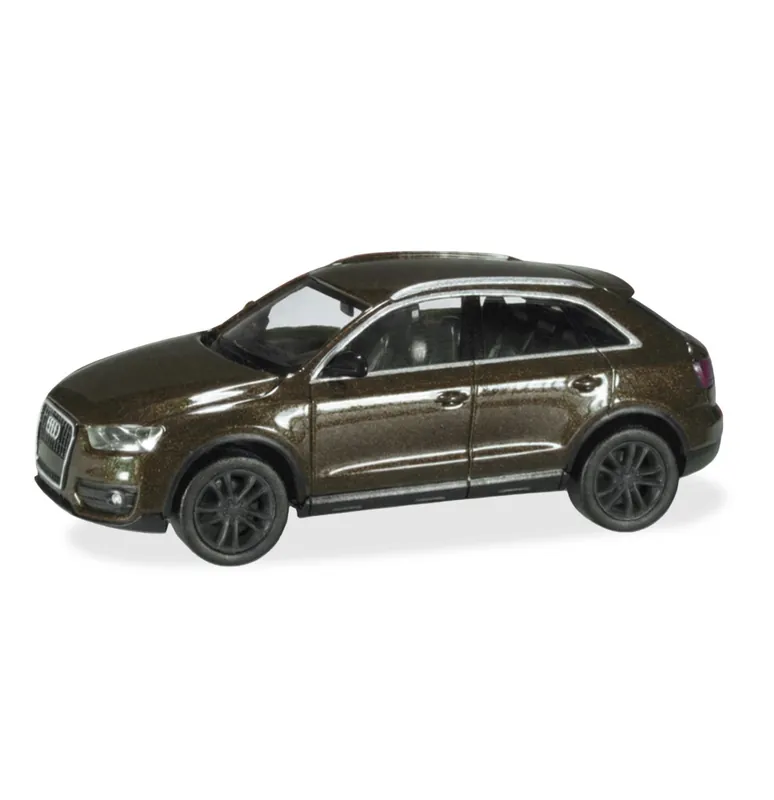 Ověřený Audi Q3 districtgrün