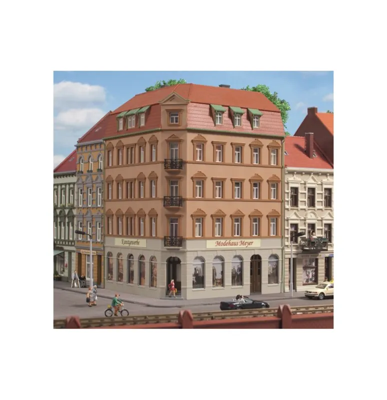Rohový dům Schmidtstraße 10 Speciální Cena