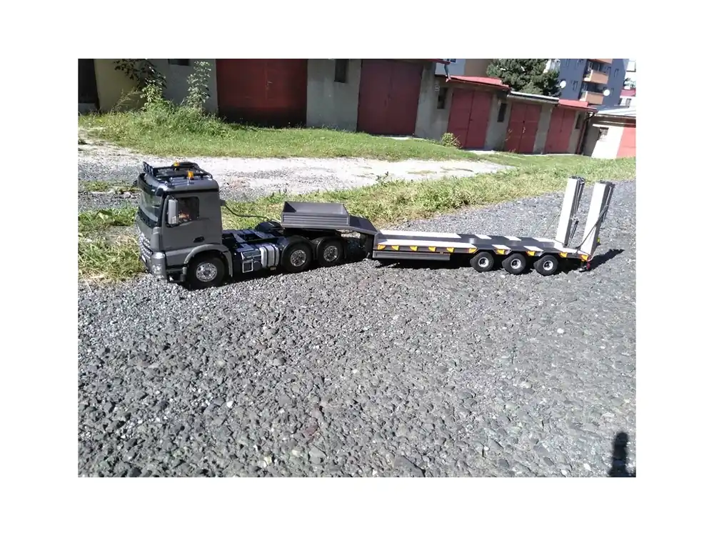 MB Arocs 6x4 s návesom Goldhofer 1/14 - stavba modelu na zákazku Omezená Nabídka