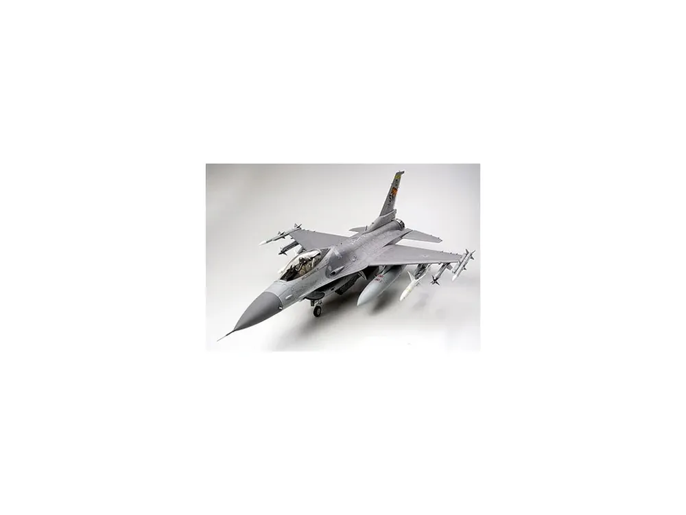 Originální F-16CJ Fighting Falcon 1/32