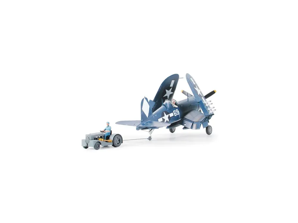F4U-1D Corsair with Moto-Tug 1/48 Levný